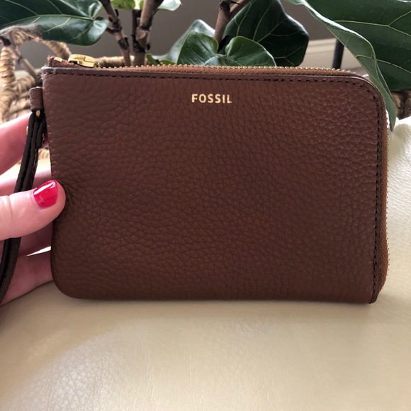 Fossil NWT Brown Wristlet - Picture 2 of 4